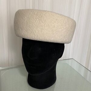 NEW!! Vintage 60’s Pill Box Ivory Wool Hat by Bunny Fur